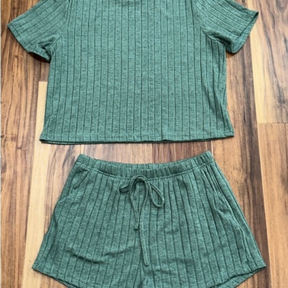 Three sets of pajamas! - Picture 4 of 5